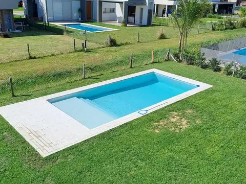 Casa 6 ambientes con 5 baños