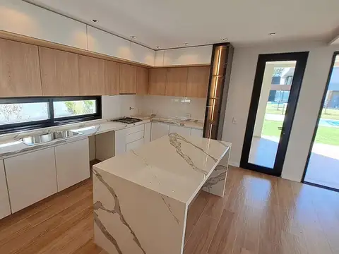 Casa en Alquiler de 4 dormitorios