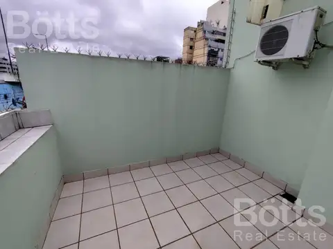 PH con 2 patios - Flores