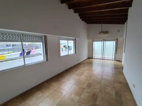 PH con 2 patios - Flores