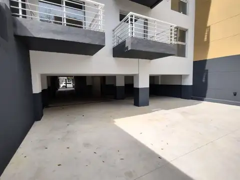 Venta de Cochera en Centro de Coronado