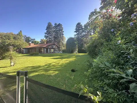 Lote en Esquina de 2588 m² - Highland Park Country Club - Sup. Edificada 324 m²