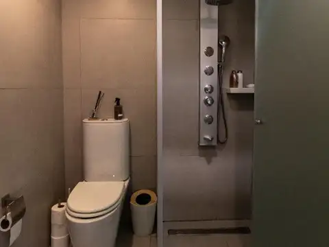 Casa en Venta con 4 cocheras