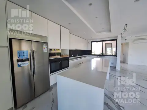 Casa en venta 5 ambientes Muelles