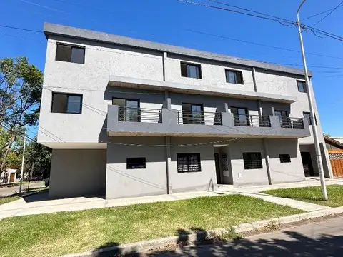 VENTA DEPARTAMENTO 3 AMBIENTES CON PATIO-COCHERA MERLO A EST