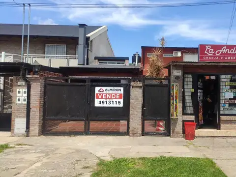 Casa | Local comercial | 3 Dormitorios | Piscina | Cochera | Capitán Bermúdez | Barrio Las Mariposas