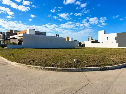 MANANTIALES II Terreno Esquina en VENTA
