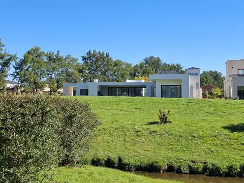 Vivienda a estrenar en Altos de Campo Grande, Pilar