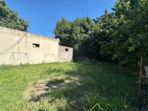 Local en Manuel B Gonnet