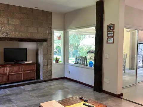 Casa 5 ambientes con 3 baños