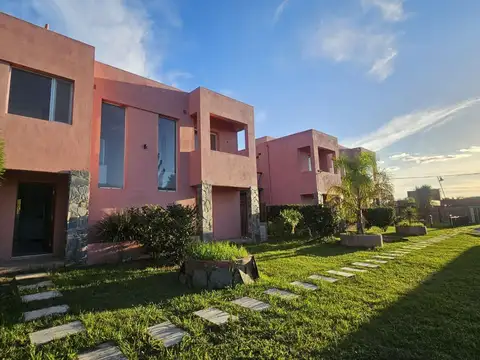 Casa en Alquiler de 3 dormitorios
