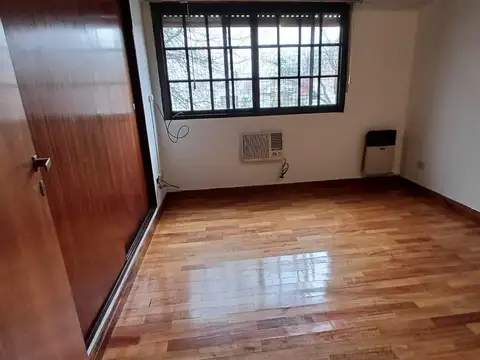 Depto Tipo Casa en Alquiler de 2 dormitorios