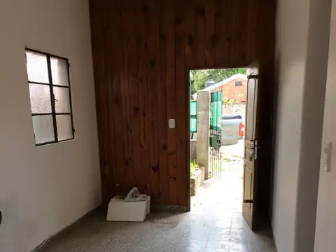 Casa 3 ambientes con 1 baño