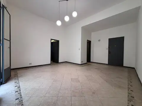 Julián Álvarez 2400, Piso PB