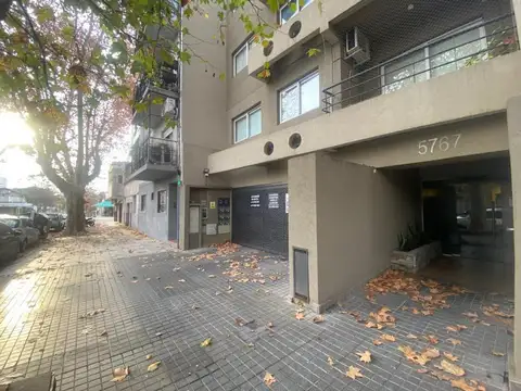 Venta cochera cubierta subsuelo Villa Pueyrredon