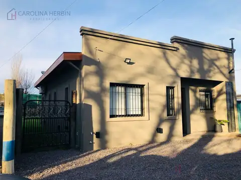 Casa en Alquiler, barrio con porton, Bella Vista