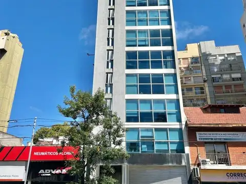 Piso de 93 m2 s/Avda Cabildo 4500. Exc estado. Amoblada