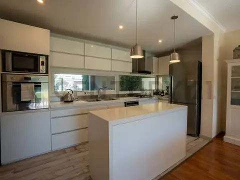 Casa en venta en City Bell, Barrio El Quimilar