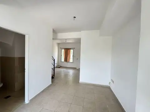 VENTA CASA DUPLEX 3 AMBIENTES, MERLO CENTRO