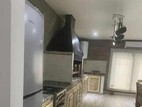 Av. Almirante Brown al 800 CASA M