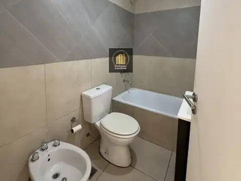 Avenida San Martín 5300, Piso 1