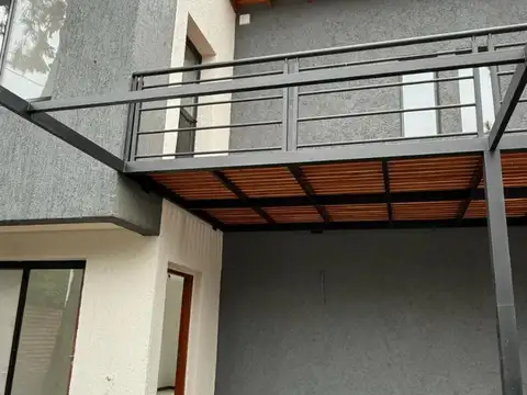 Casa en Venta en Av del Sol, USD 120.000