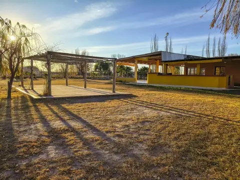 ALQUILER SALON MULTIESPACIO CON DEPARTAMENTOS EN FRAY LUIS BELTRAN MAIPU MENDOZA