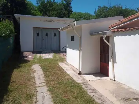 Casa 15 ambientes con 6 baños