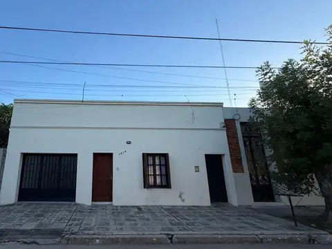CASA CON PILETA EN VENTA ENTRE RIOS 1214 GOYA CTES