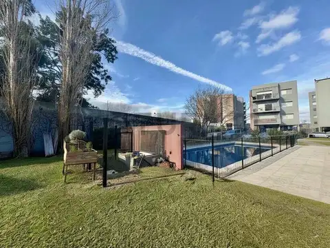 Monoambiente con cochera y Balcón en alquiler en Tigre centro