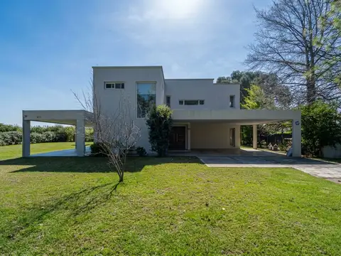 Casa 5 ambientes con 2 baños