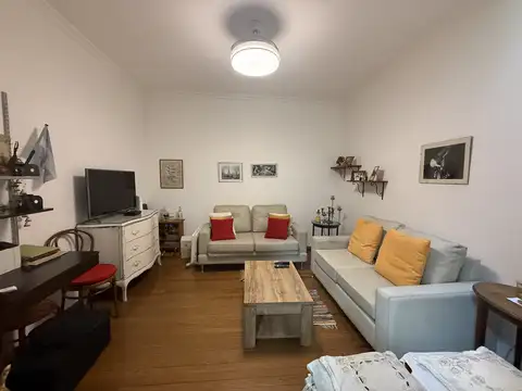 Depto Tipo Casa en Venta en Villa del Parque, USD 180.000