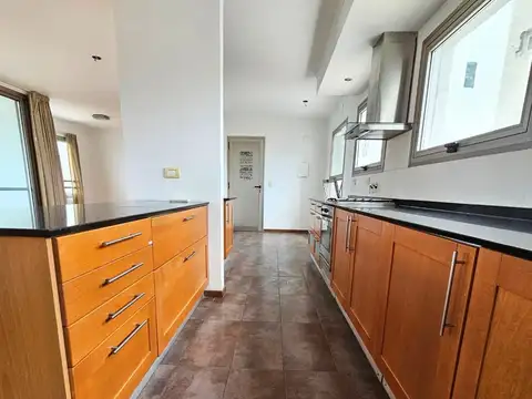 Departamento en Venta de 4 dormitorios