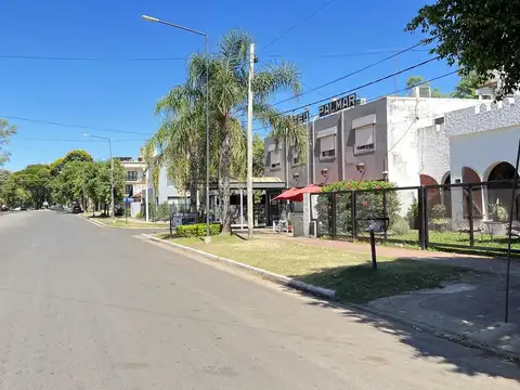 Ferrari 281 frente a Parque Quiros