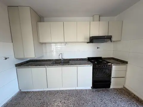 Depto Tipo Casa en Alquiler 51 años