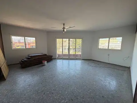 Depto Tipo Casa en Alquiler de 3 ambientes