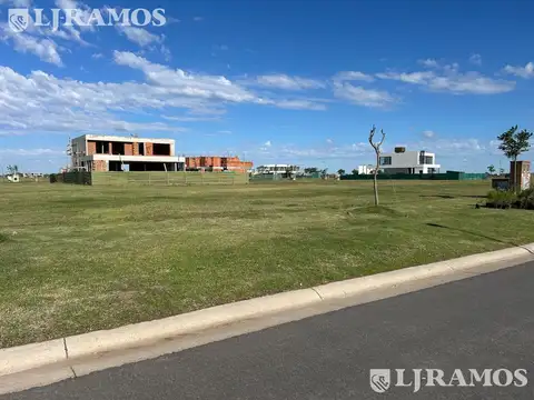 Terreno en Puertos del Lago - BARRIO AMARRAS