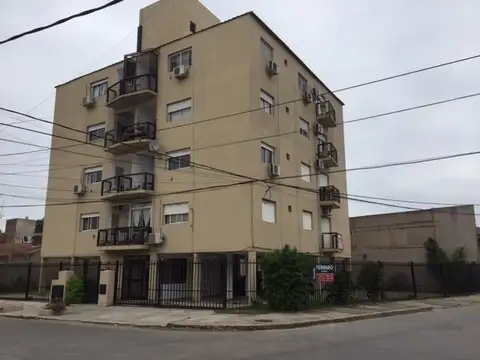 DEPTO DE 3 AMB CON COCHERA