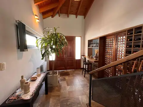 Casa 7 ambientes con 3 baños