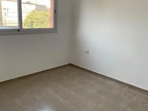 Depto Tipo Casa en Alquiler de 3 dormitorios