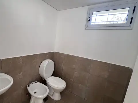 Depto Tipo Casa en Alquiler de 4 ambientes