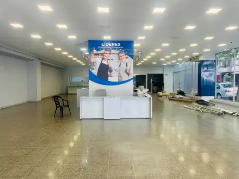 1300 m2 DE OFICINAS