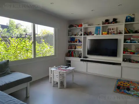 Ramos Mejia  al 2200