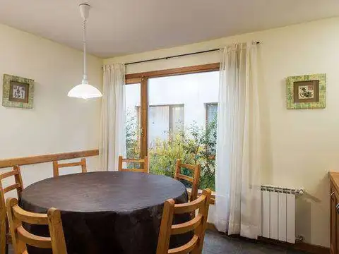 Casa en venta en calle Rivadavia