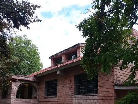 CASA GRANDE CON PILETA EN LAS RABONAS