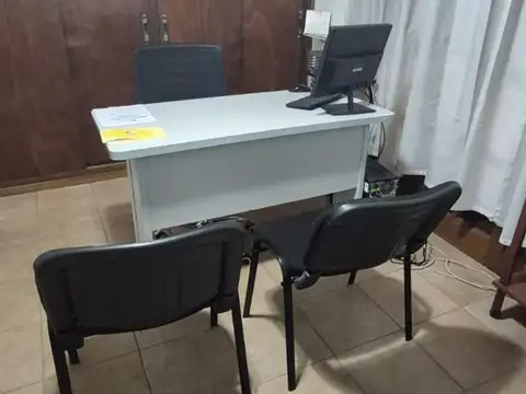 Casa en Alquiler con 2 cocheras