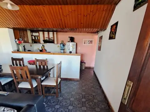 Casa 2 ambientes con 2 baños