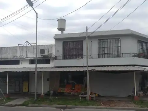 Saavedra Esquina J. M. Paz 1600