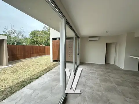 Casona 4amb en venta en Fincas de Hudson