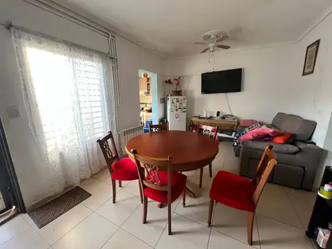 Departamento 6 ambientes con 1 baño